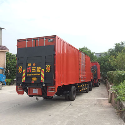 美國汽車尾板，創(chuàng)新設(shè)計(jì)與實(shí)用功能的完美結(jié)合